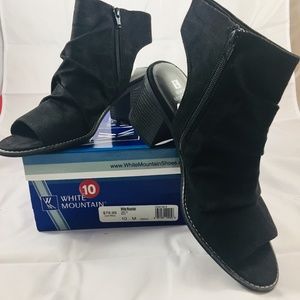 White Mountain "Black Strappy Slouch" Open Toe Shoes